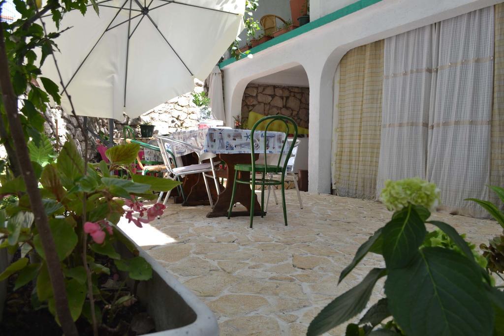 Apartmani Jenny I Tania Lopar Ngoại thất bức ảnh