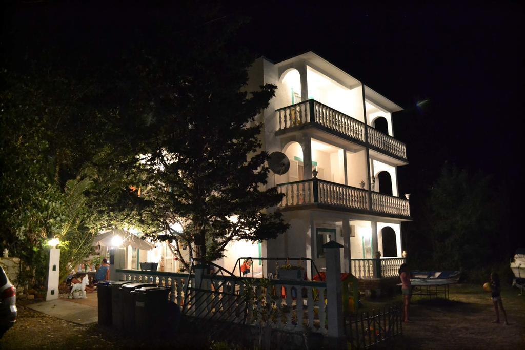 Apartmani Jenny I Tania Lopar Ngoại thất bức ảnh