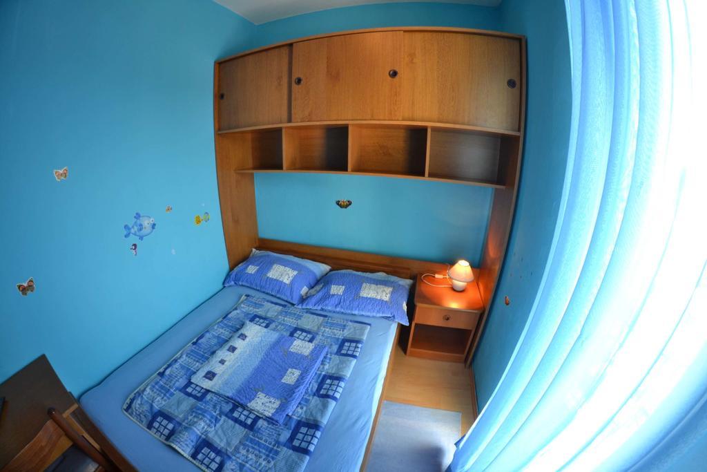 Apartmani Jenny I Tania Lopar Ngoại thất bức ảnh