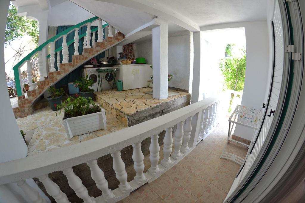 Apartmani Jenny I Tania Lopar Ngoại thất bức ảnh