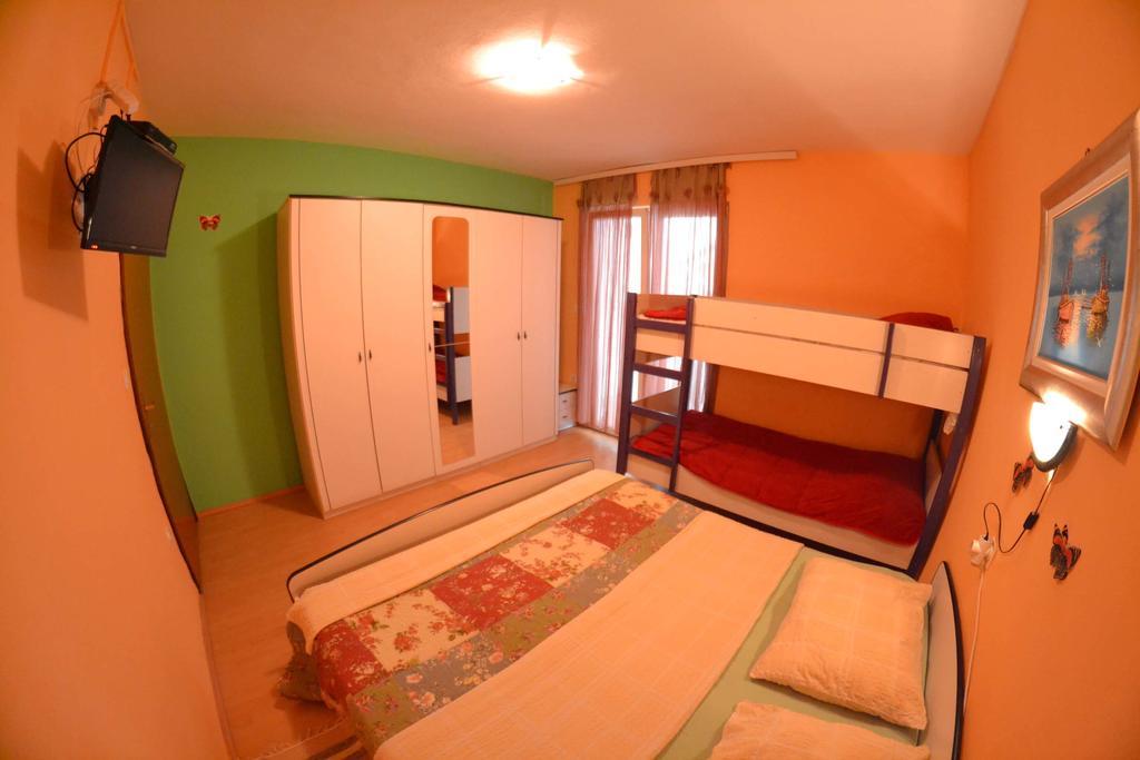 Apartmani Jenny I Tania Lopar Ngoại thất bức ảnh