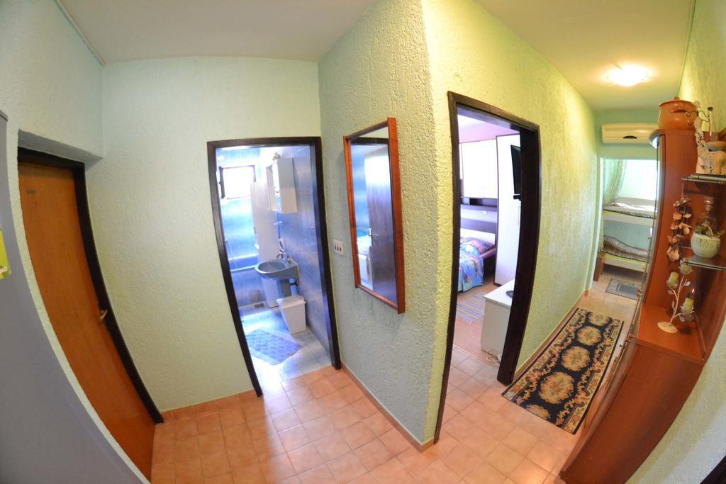 Apartmani Jenny I Tania Lopar Ngoại thất bức ảnh