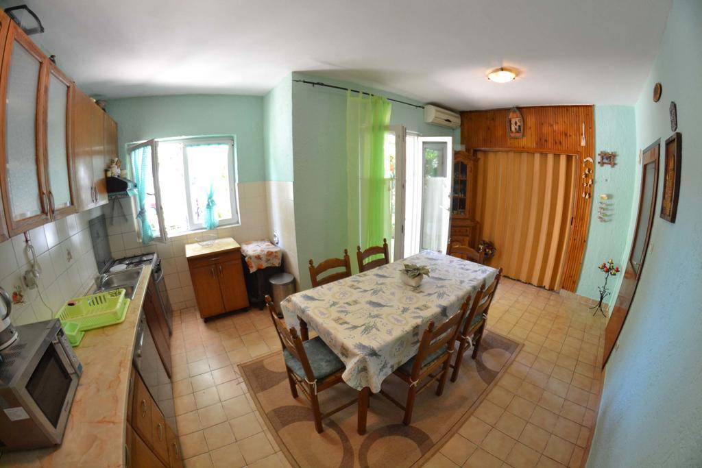 Apartmani Jenny I Tania Lopar Ngoại thất bức ảnh