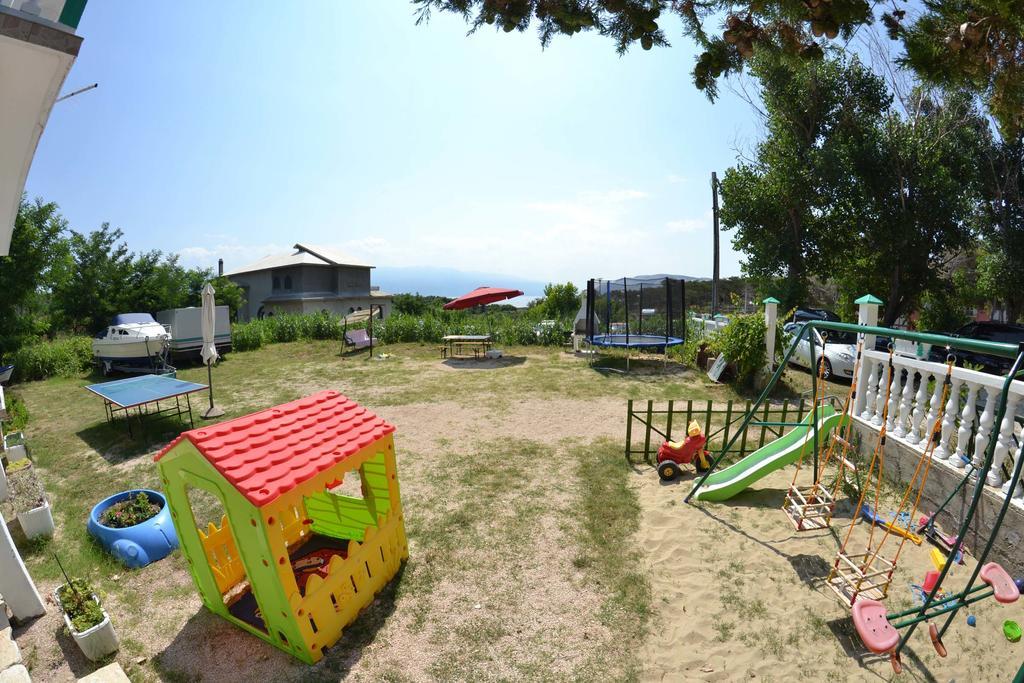 Apartmani Jenny I Tania Lopar Ngoại thất bức ảnh