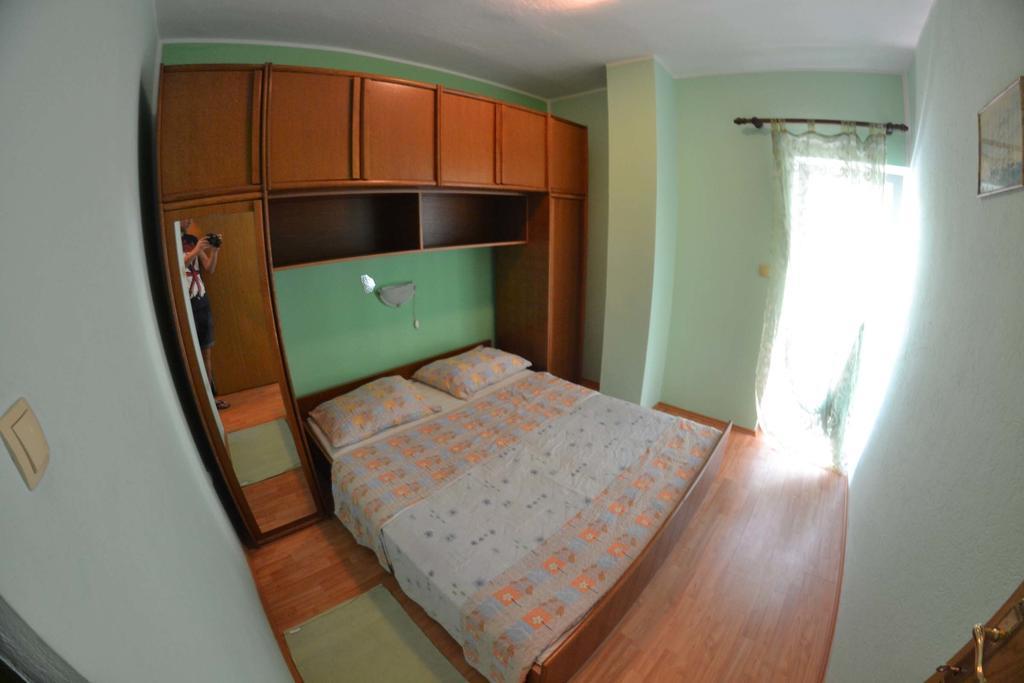 Apartmani Jenny I Tania Lopar Ngoại thất bức ảnh