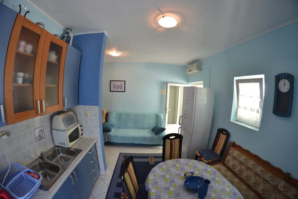Apartmani Jenny I Tania Lopar Ngoại thất bức ảnh