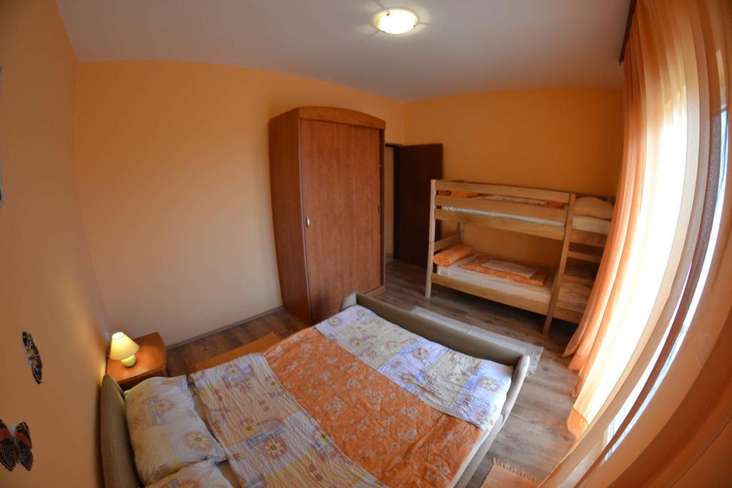Apartmani Jenny I Tania Lopar Ngoại thất bức ảnh