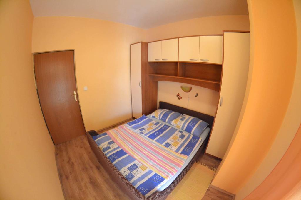 Apartmani Jenny I Tania Lopar Ngoại thất bức ảnh