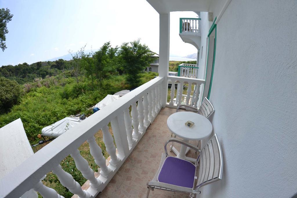Apartmani Jenny I Tania Lopar Ngoại thất bức ảnh