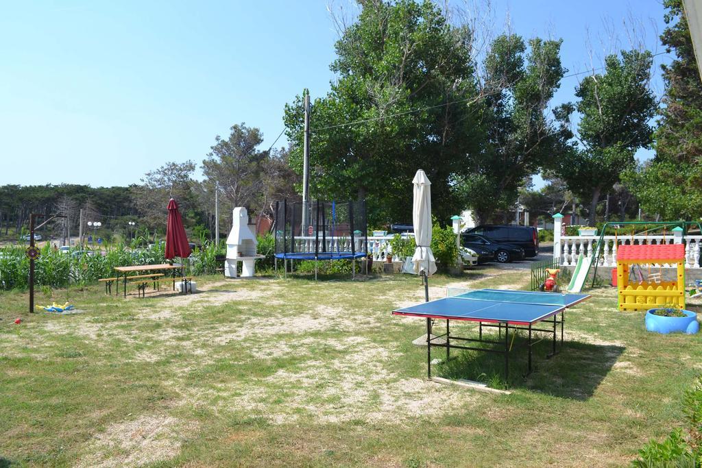 Apartmani Jenny I Tania Lopar Ngoại thất bức ảnh